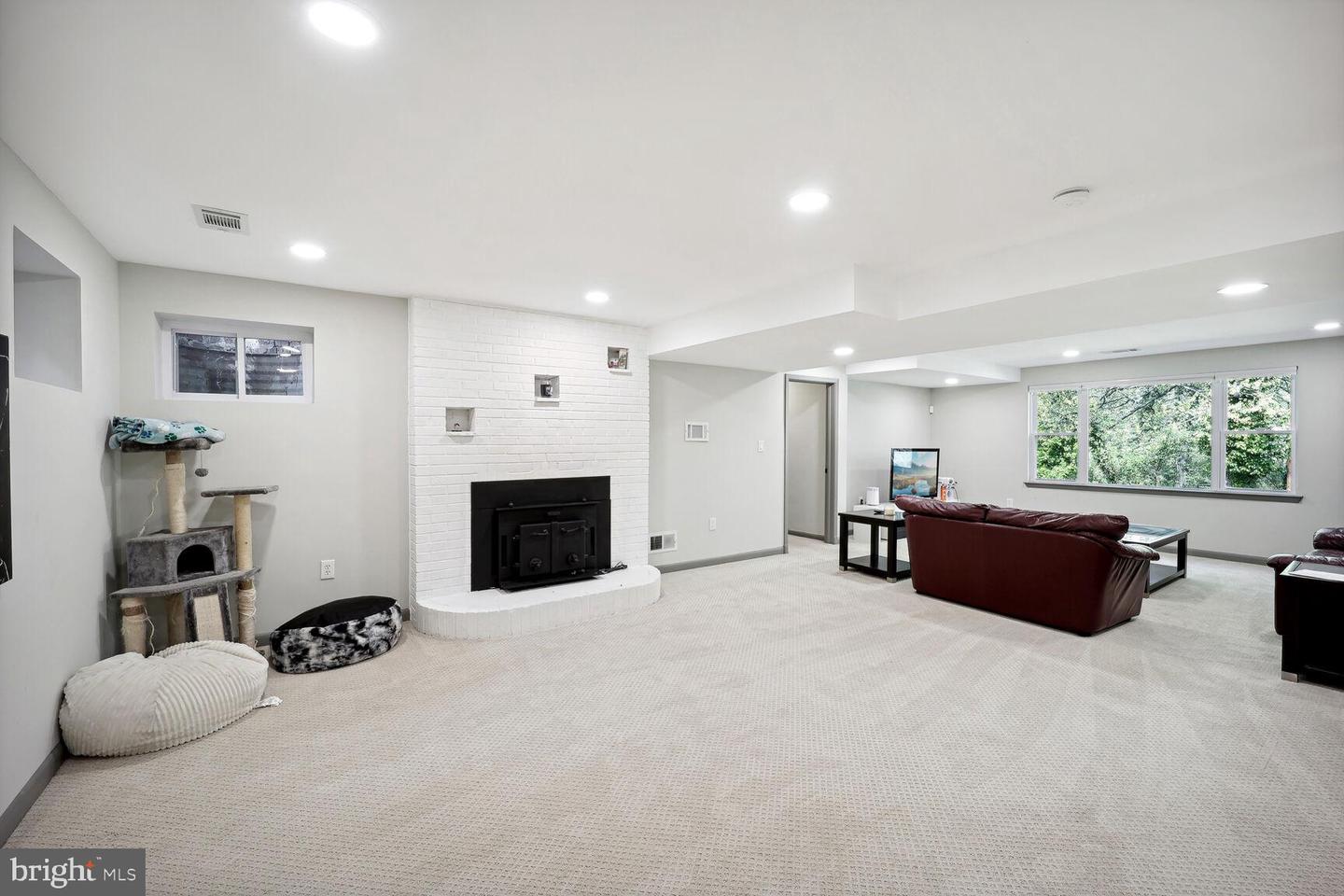 5114 Sharon ROAD