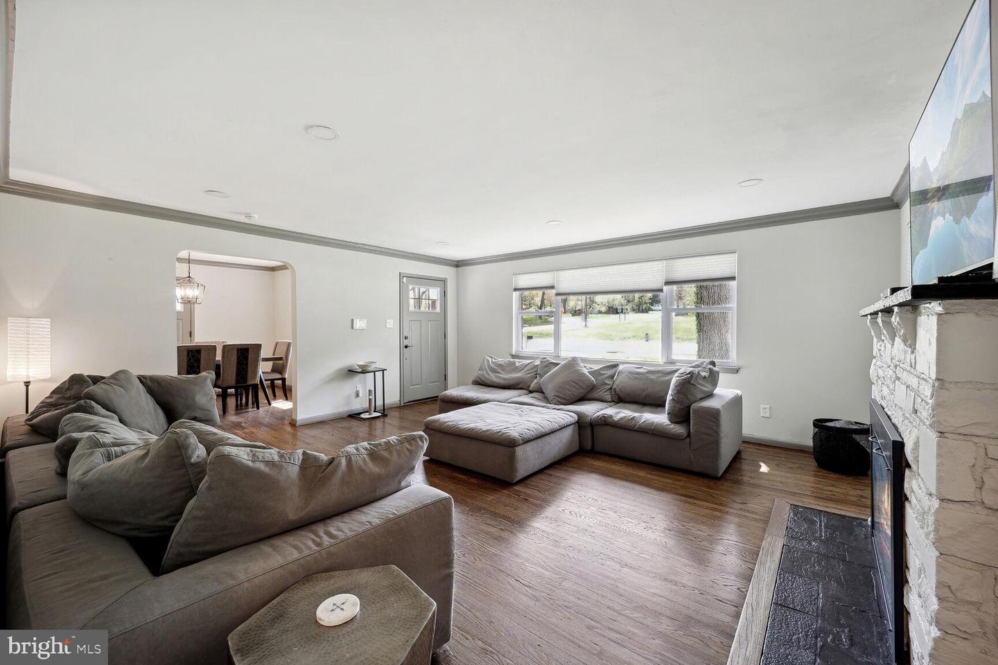5114 Sharon ROAD