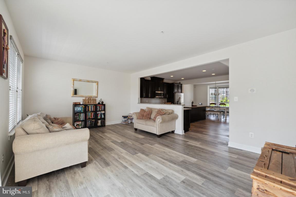 9177 Fox Stream WAY