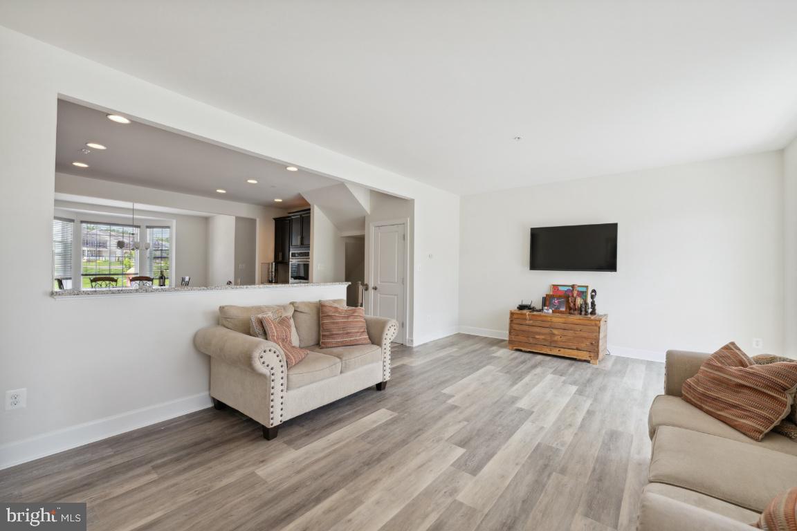 9177 Fox Stream WAY