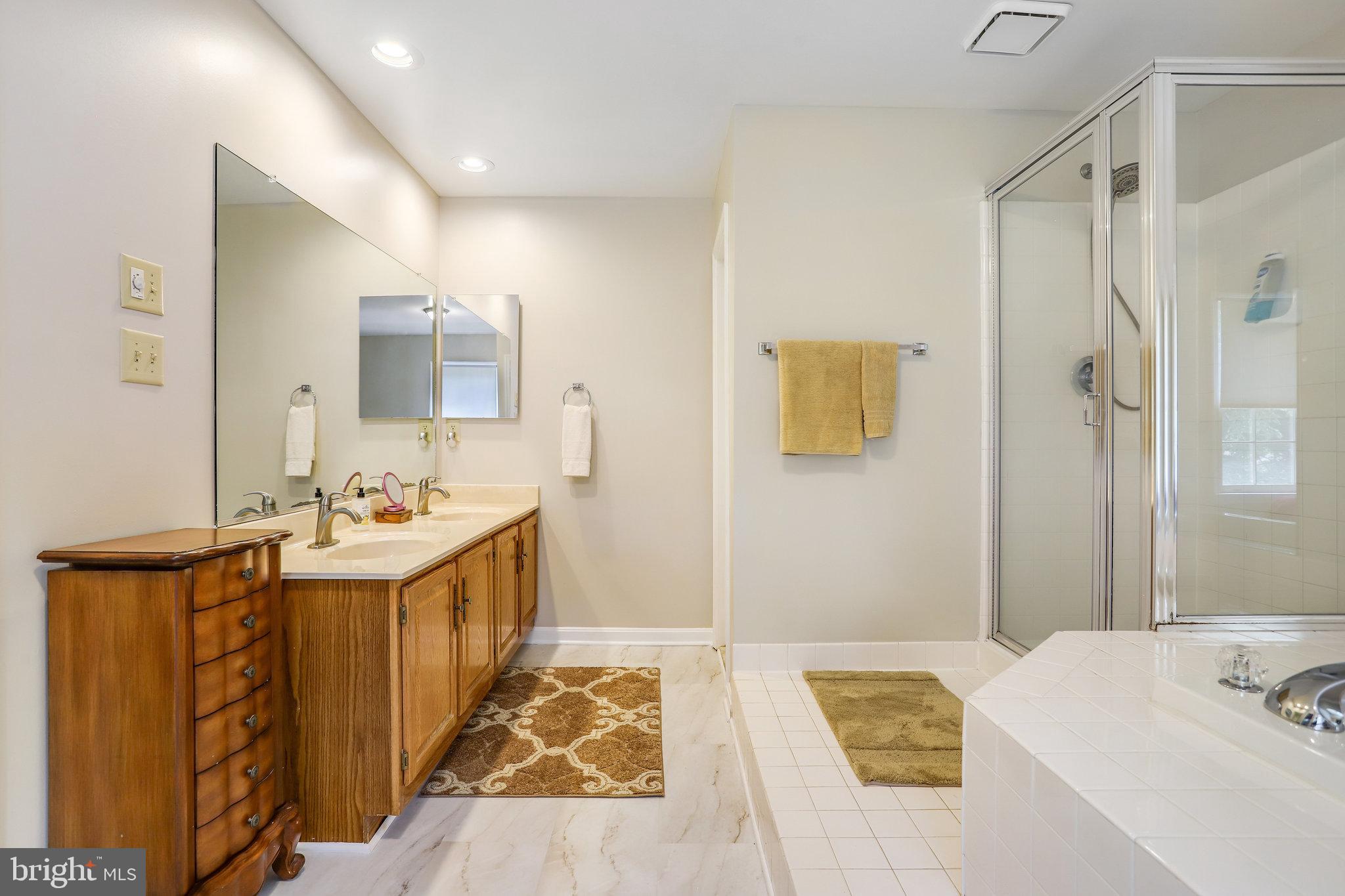 11511 Canterbury COURT
