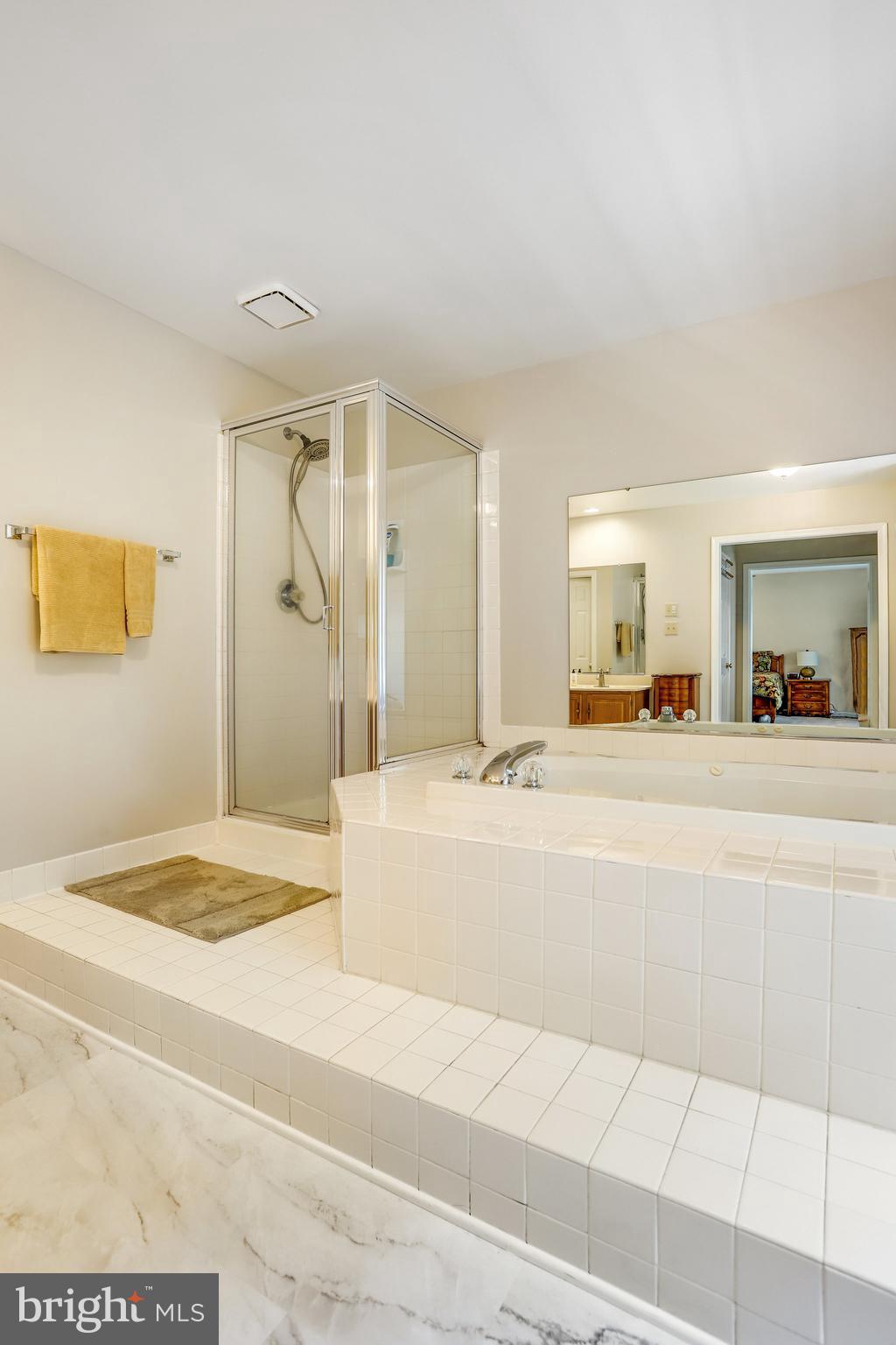 11511 Canterbury COURT