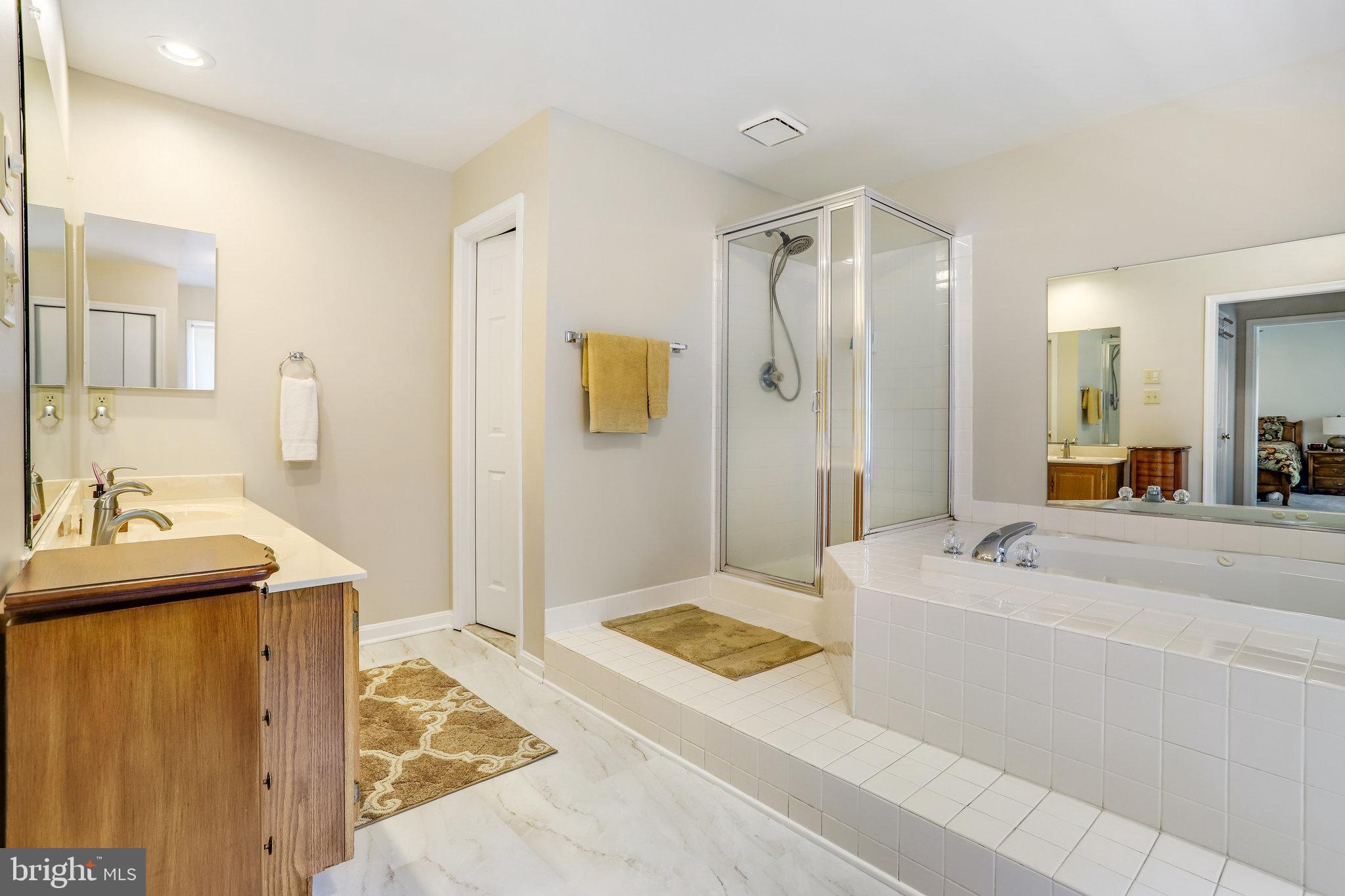 11511 Canterbury COURT