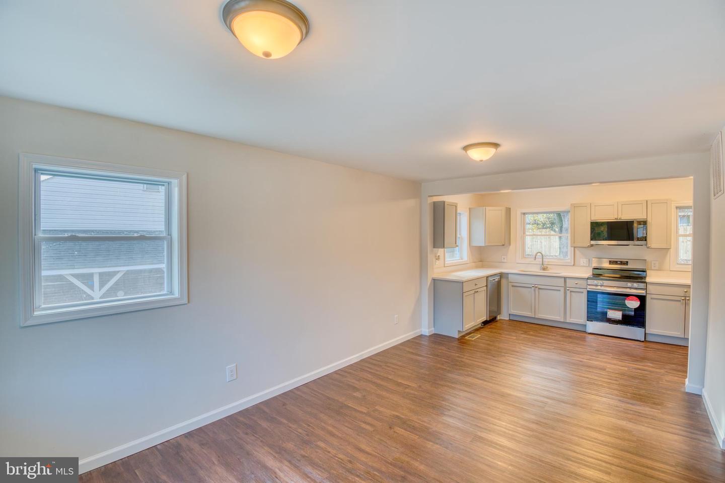 1607 Merrimac DRIVE