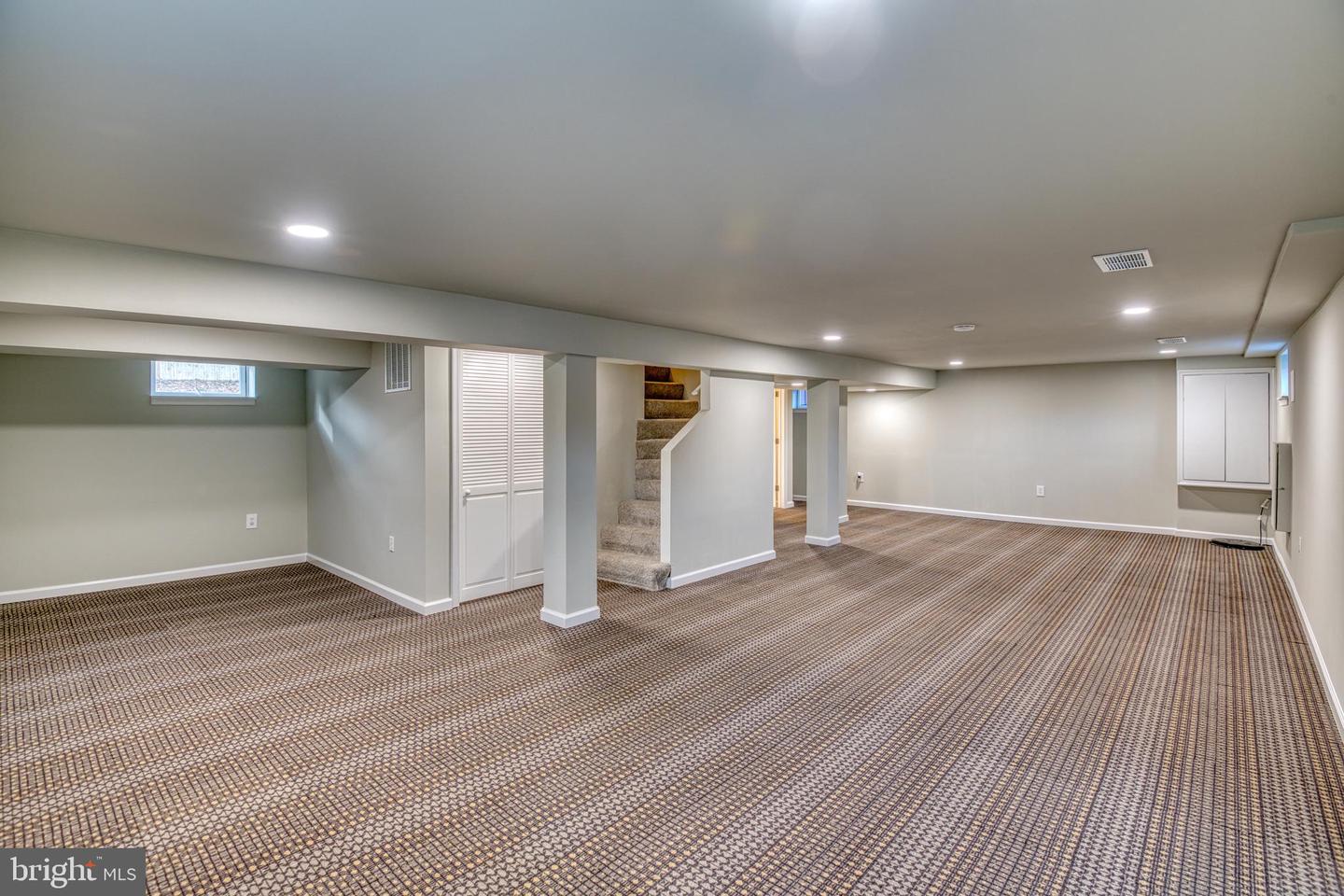 1607 Merrimac DRIVE