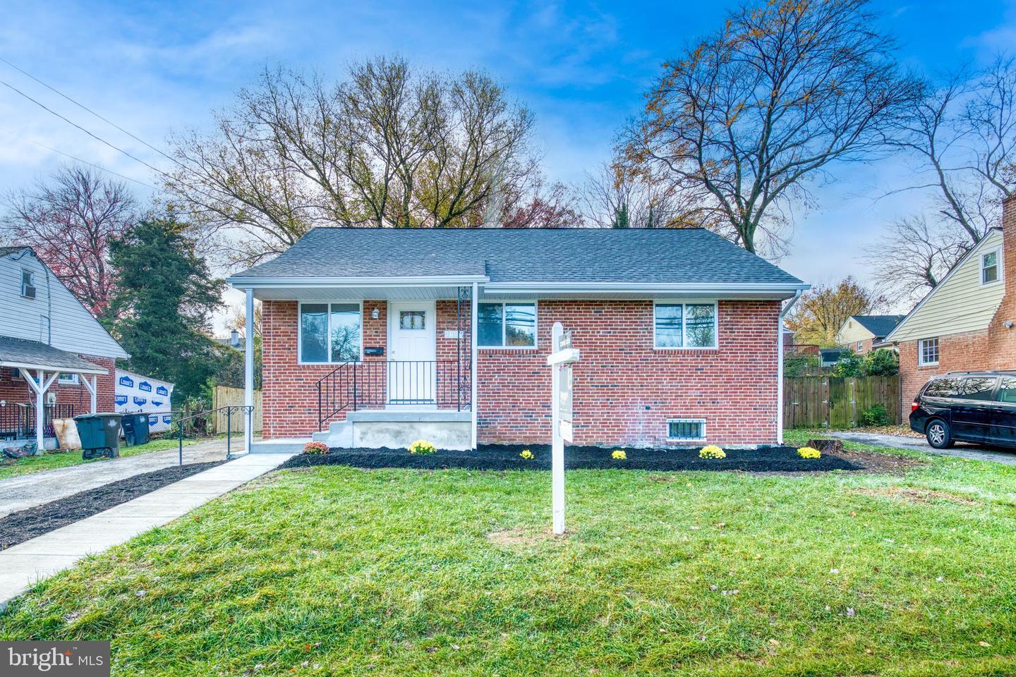 1607 Merrimac DRIVE