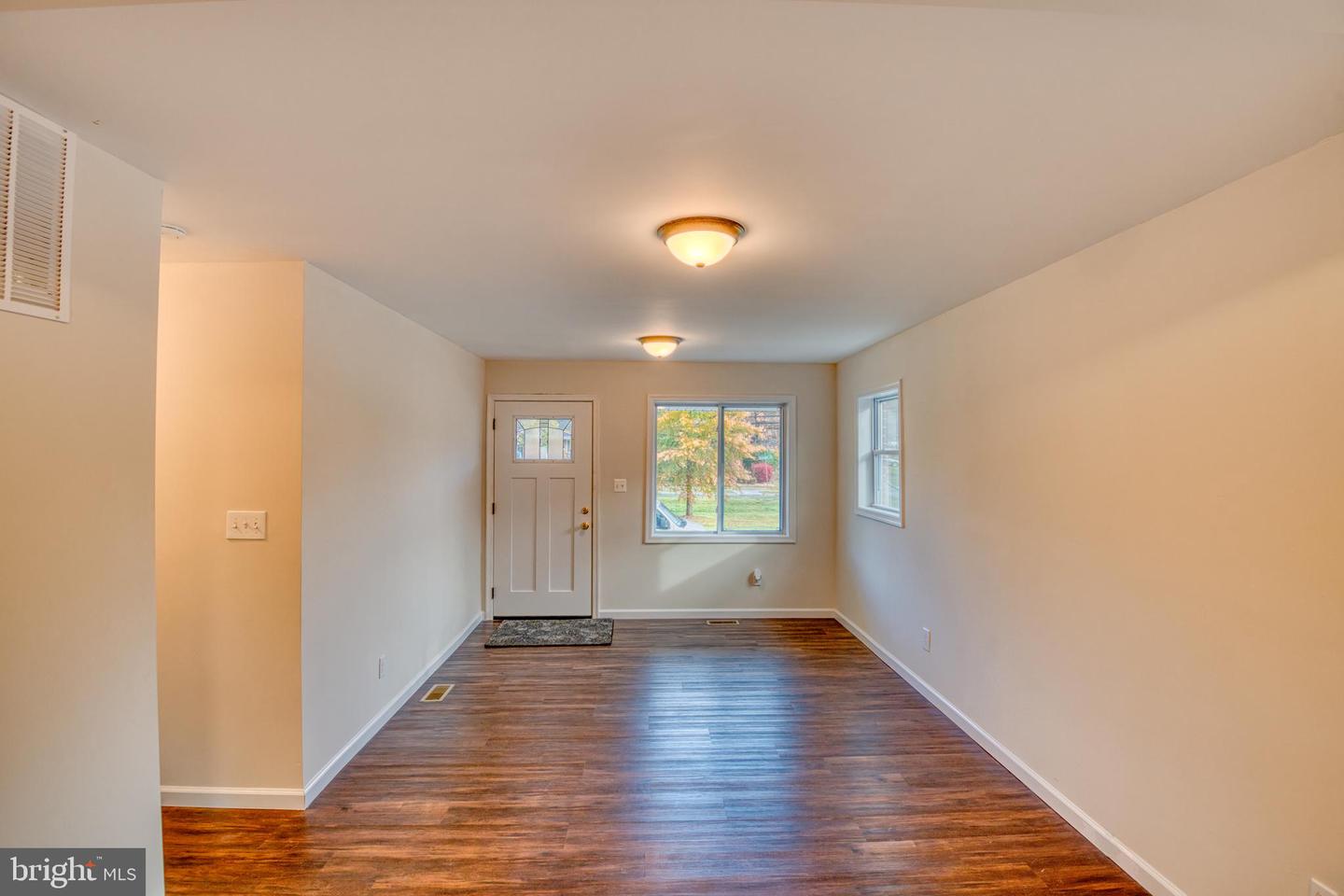 1607 Merrimac DRIVE