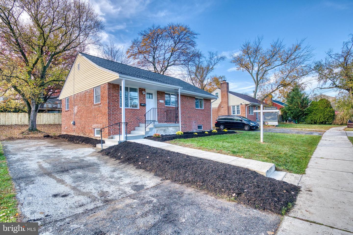 1607 Merrimac DRIVE