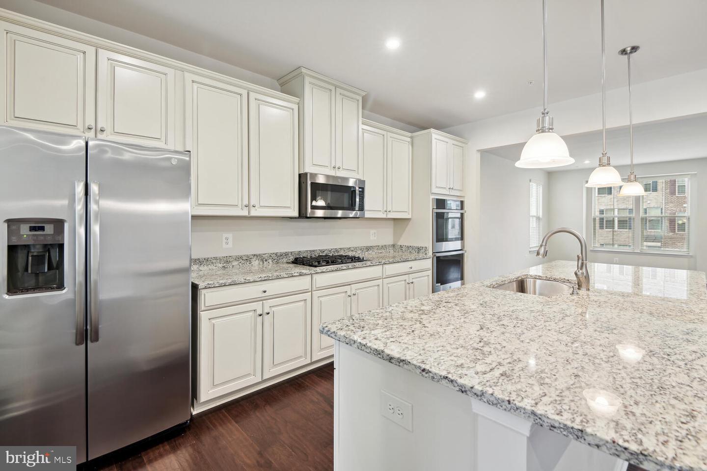 10012 Dorsey LANE