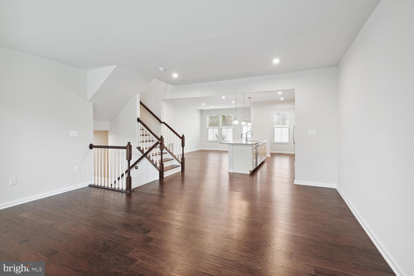 10012 Dorsey LANE