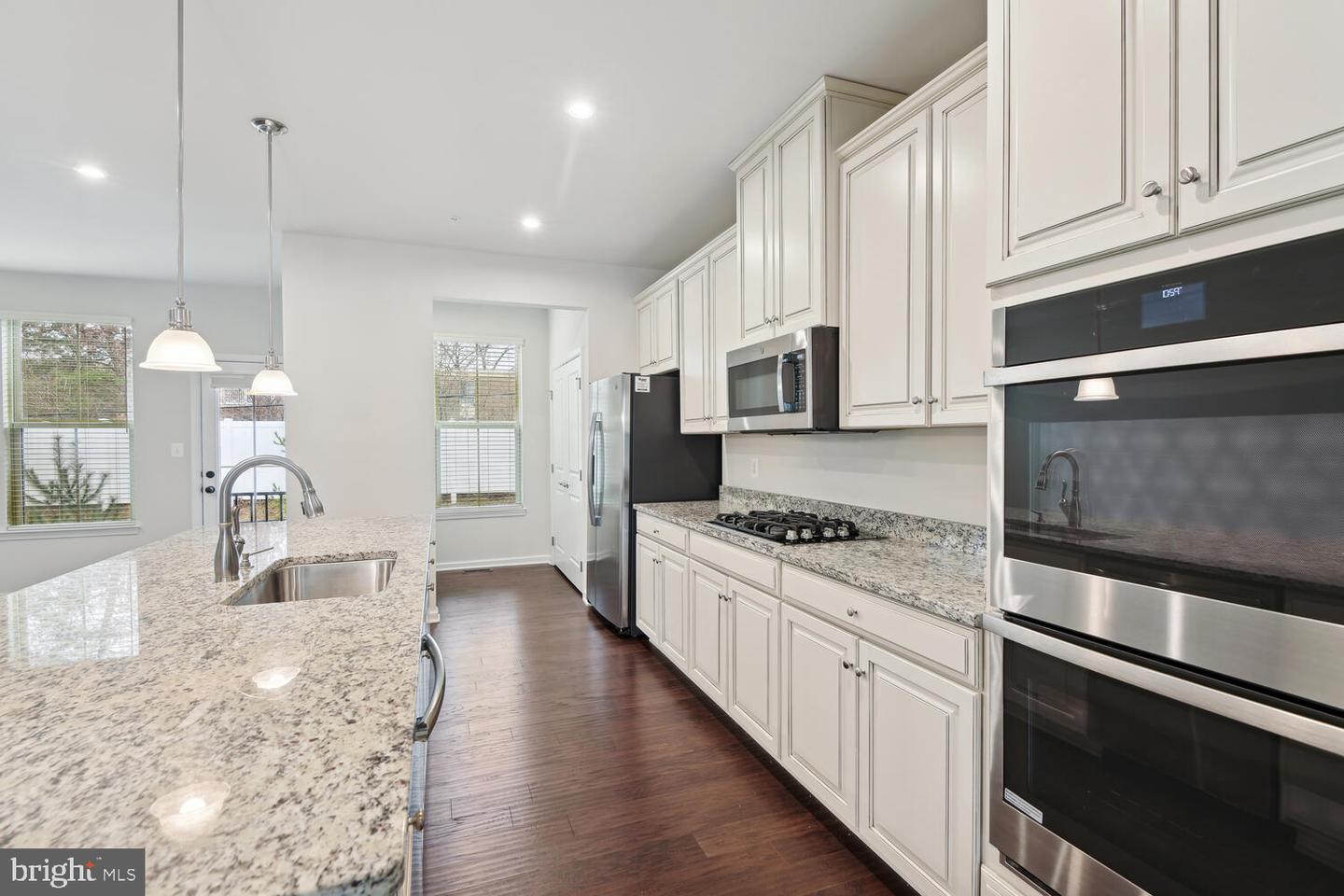 10012 Dorsey LANE