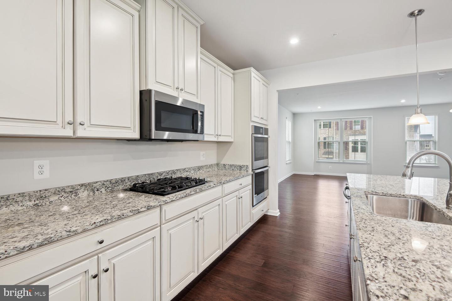 10012 Dorsey LANE