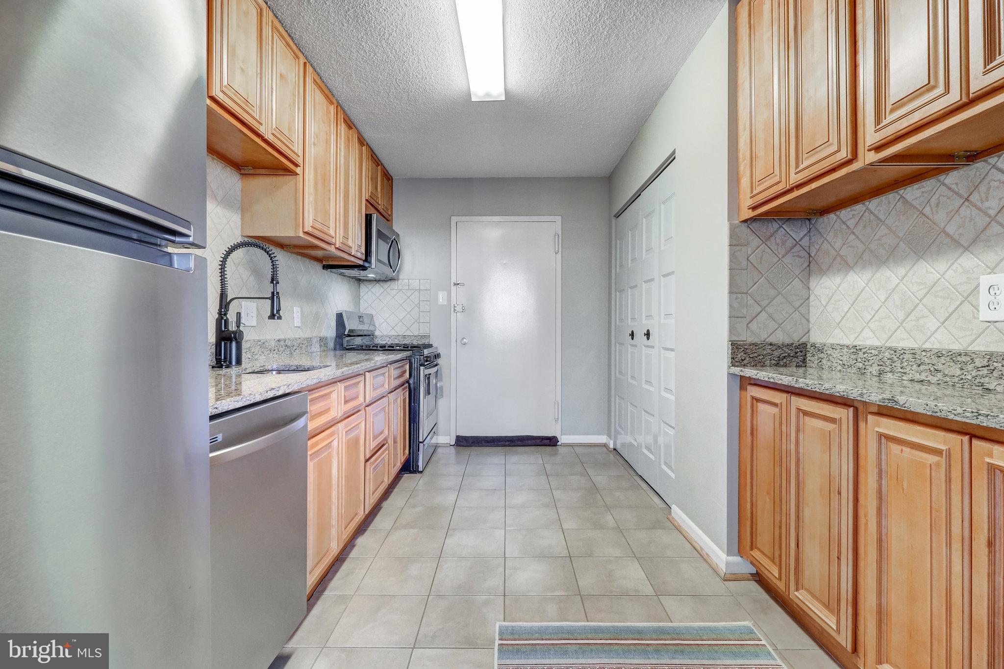 6100 Westchester Park Drive Unit: 1218