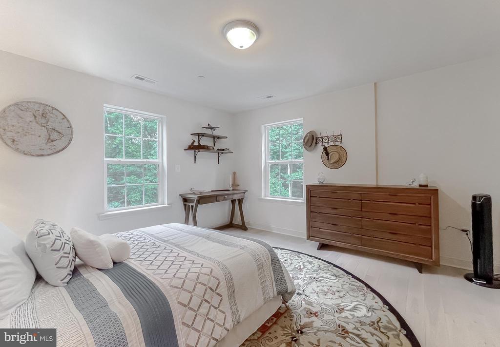 22108 GARRETTS CHANCE COURT