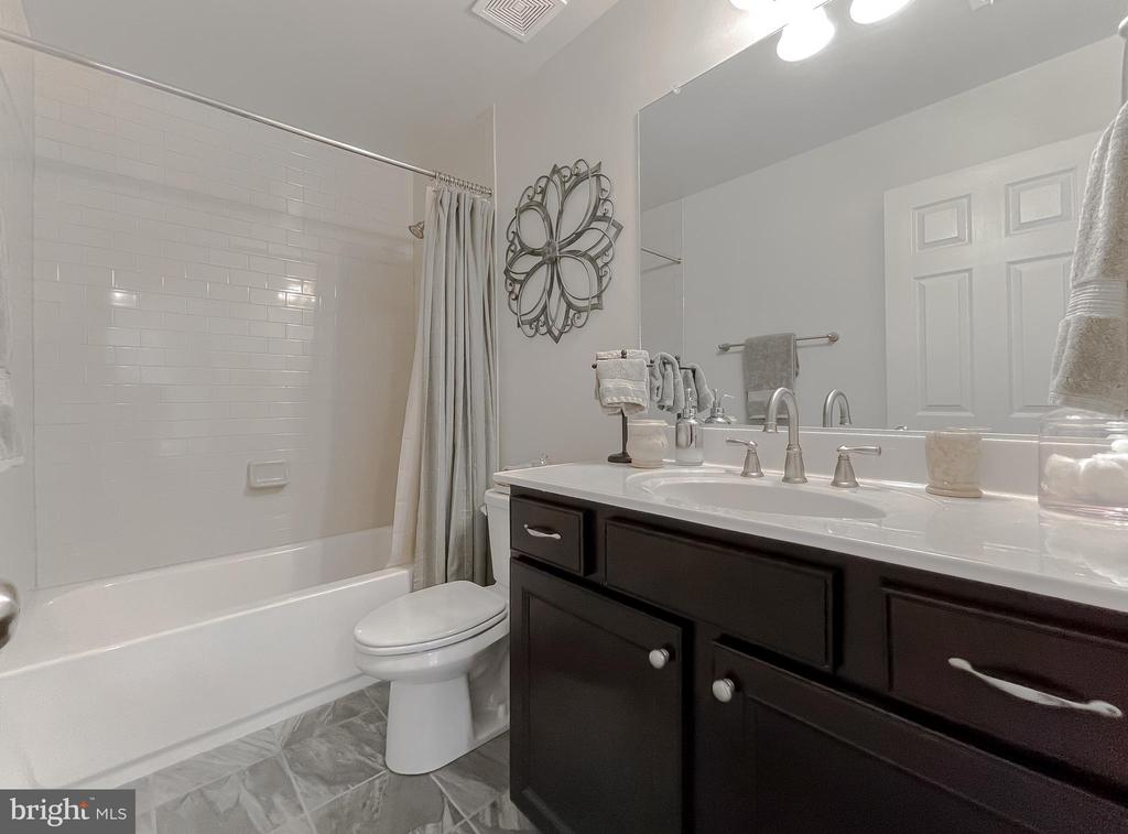 22108 GARRETTS CHANCE COURT