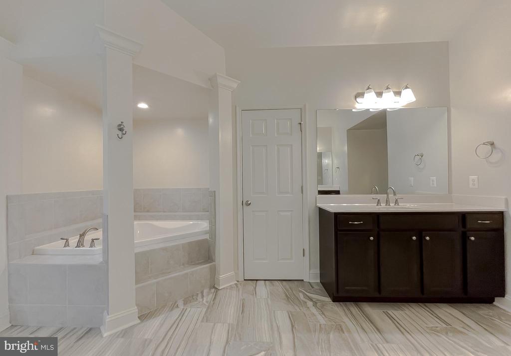 22108 GARRETTS CHANCE COURT