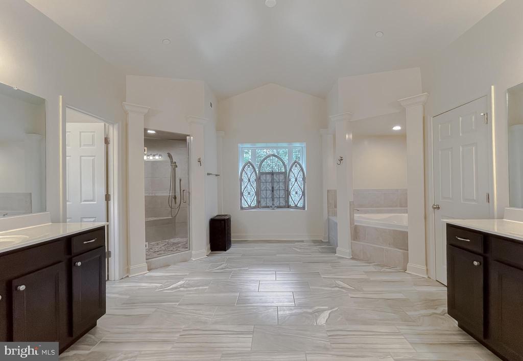 22108 GARRETTS CHANCE COURT