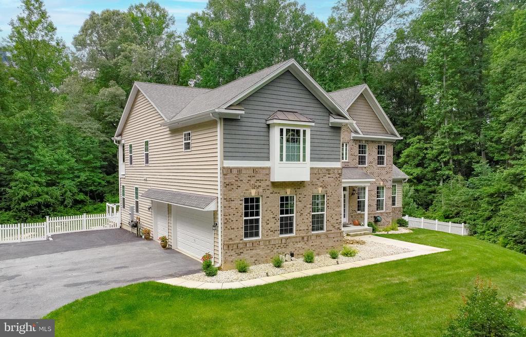 22108 GARRETTS CHANCE COURT