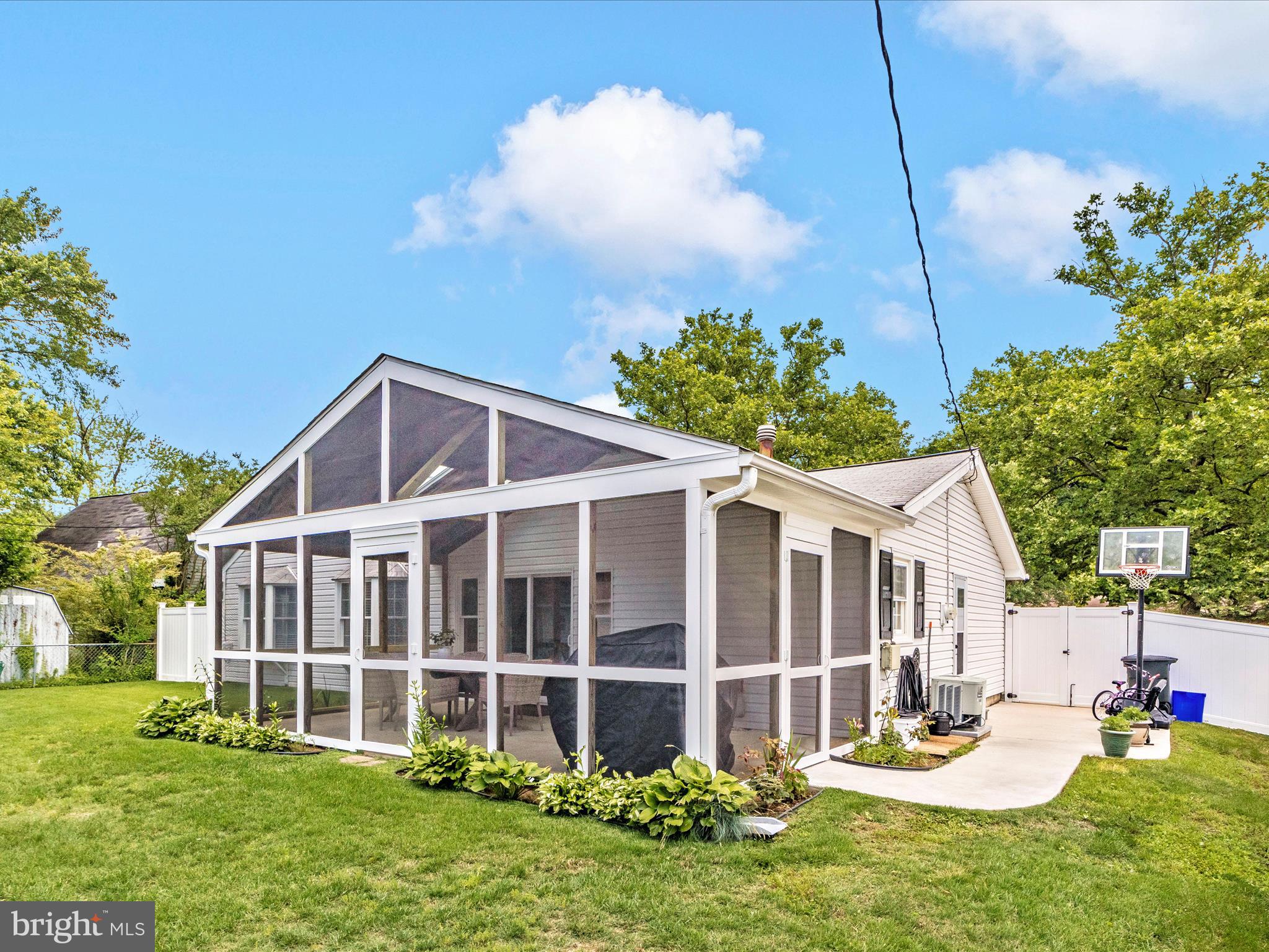 3024 Stonybrook Dr