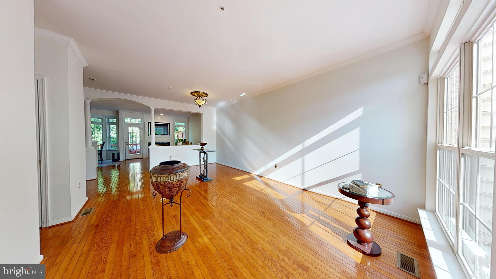 1921 Woodshade Ct