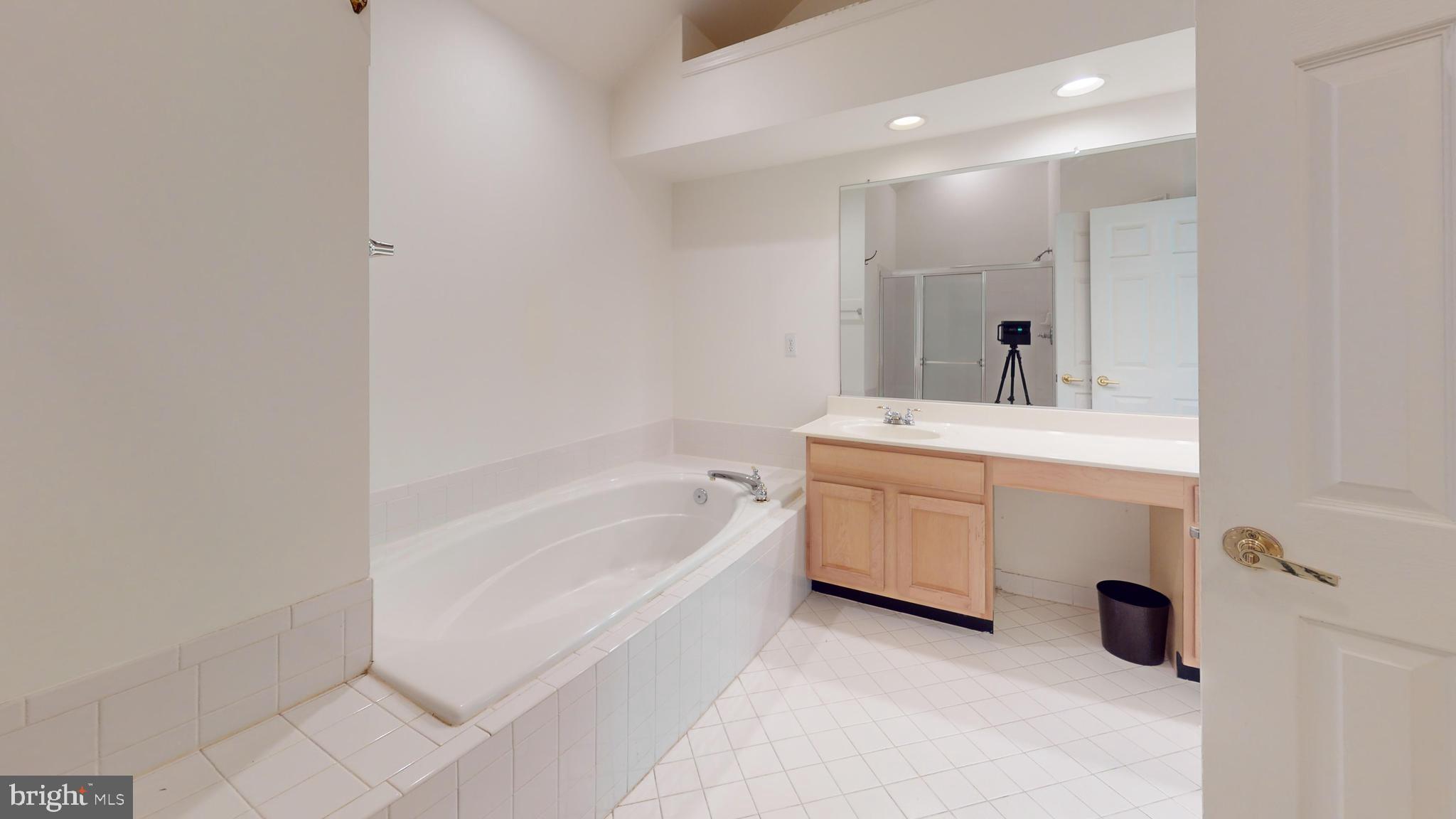 1921 Woodshade Ct