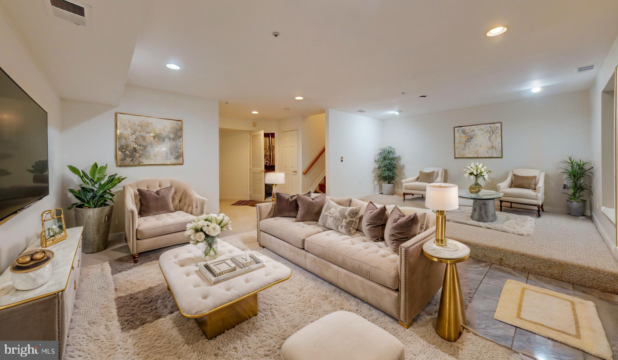 1921 Woodshade Ct
