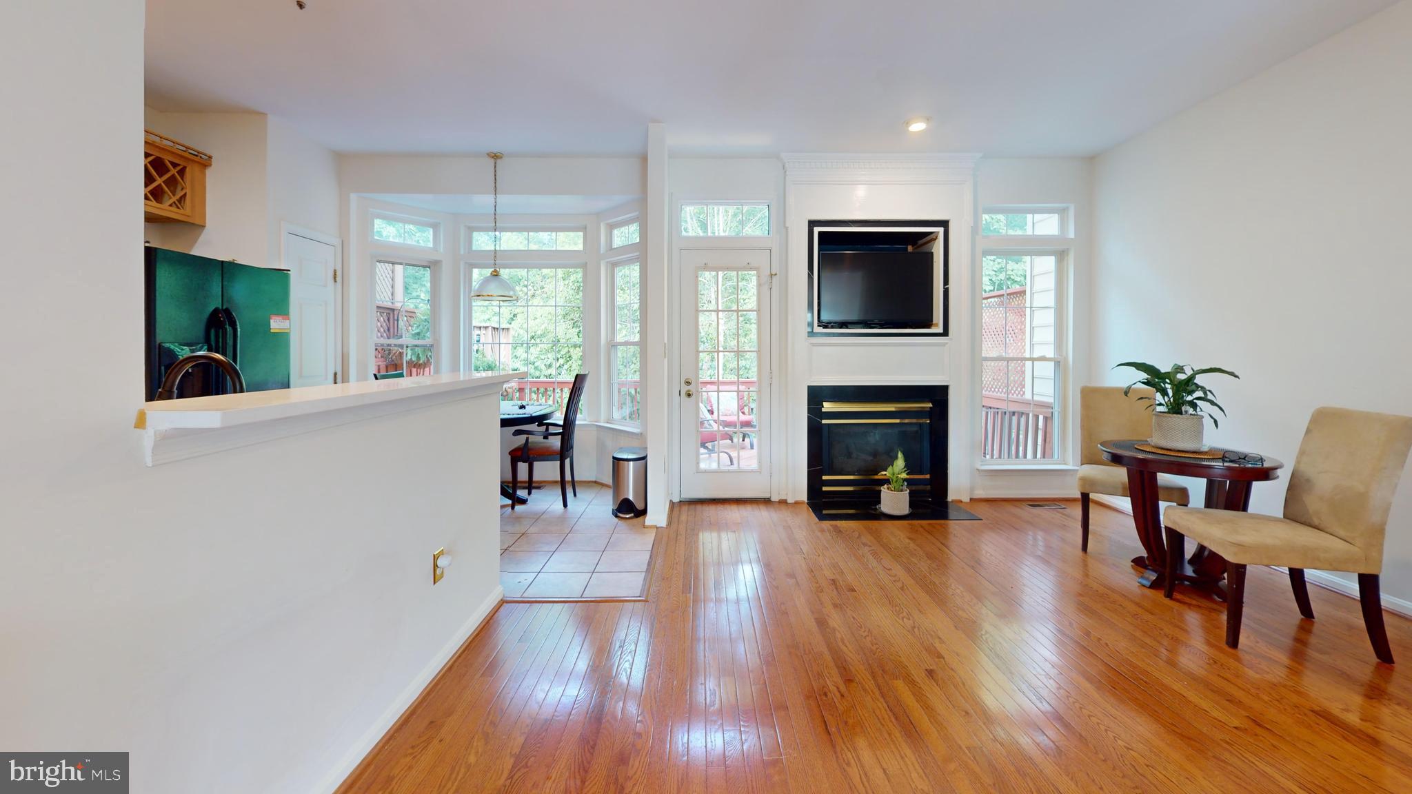 1921 Woodshade Ct