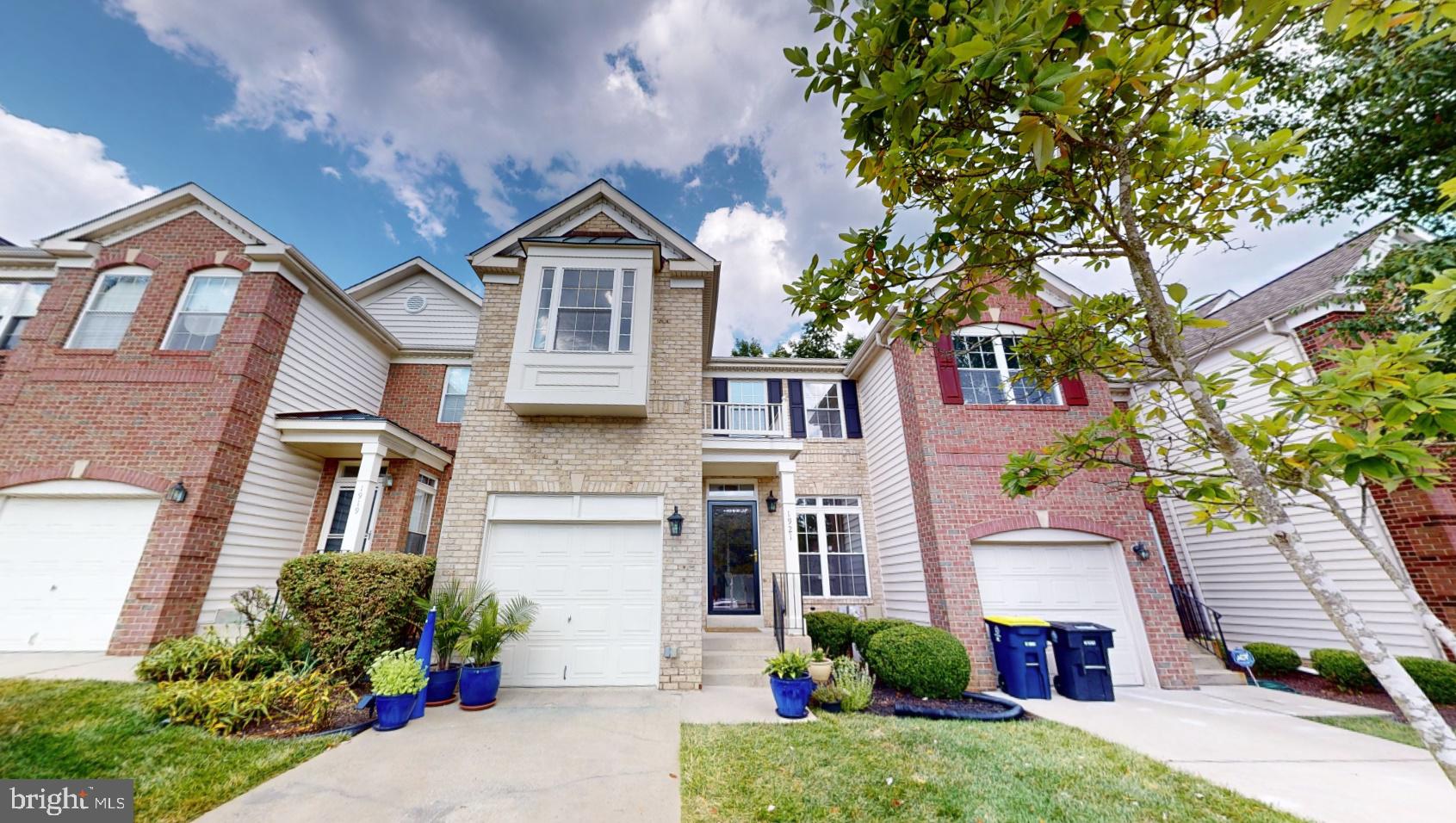1921 Woodshade Ct