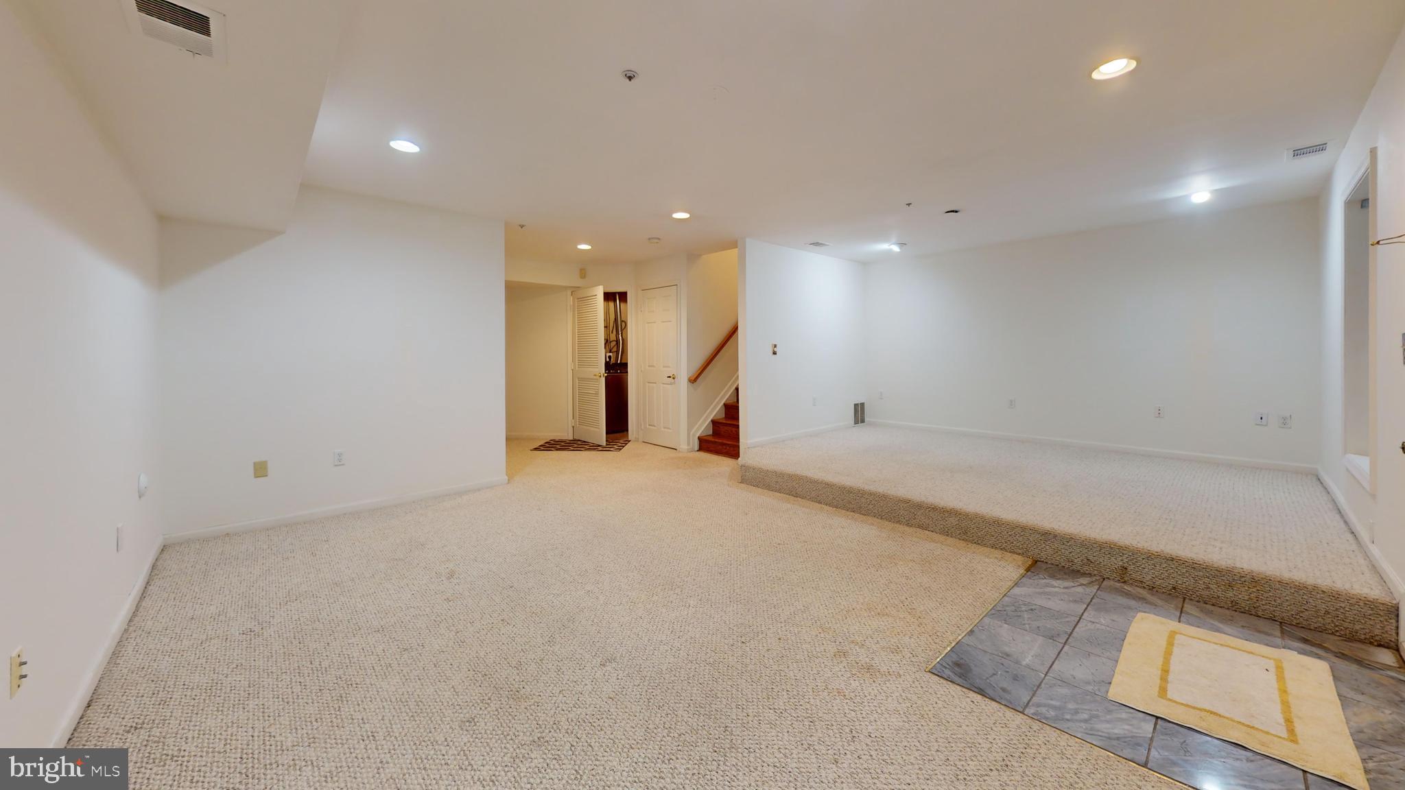 1921 Woodshade Ct