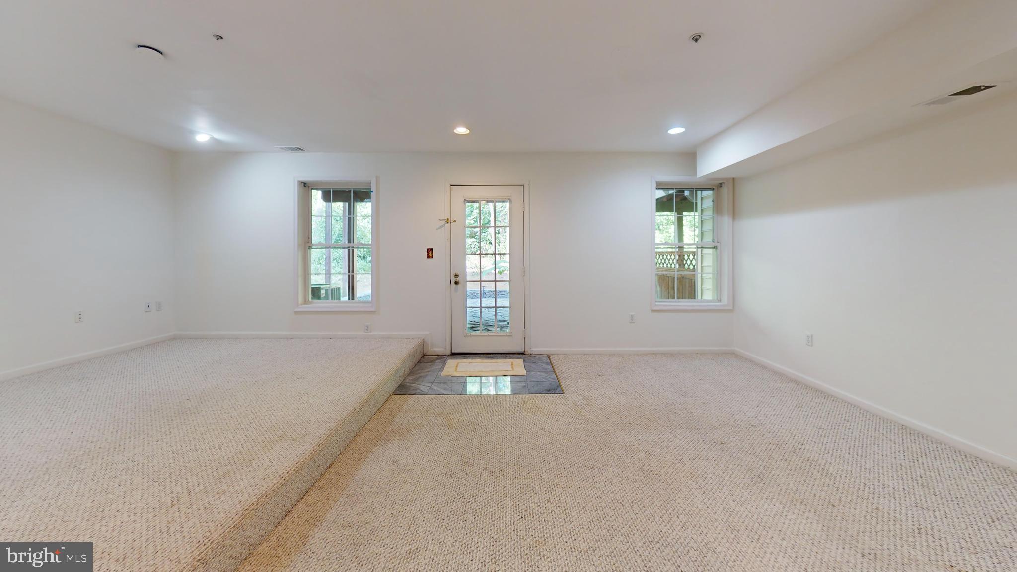 1921 Woodshade Ct
