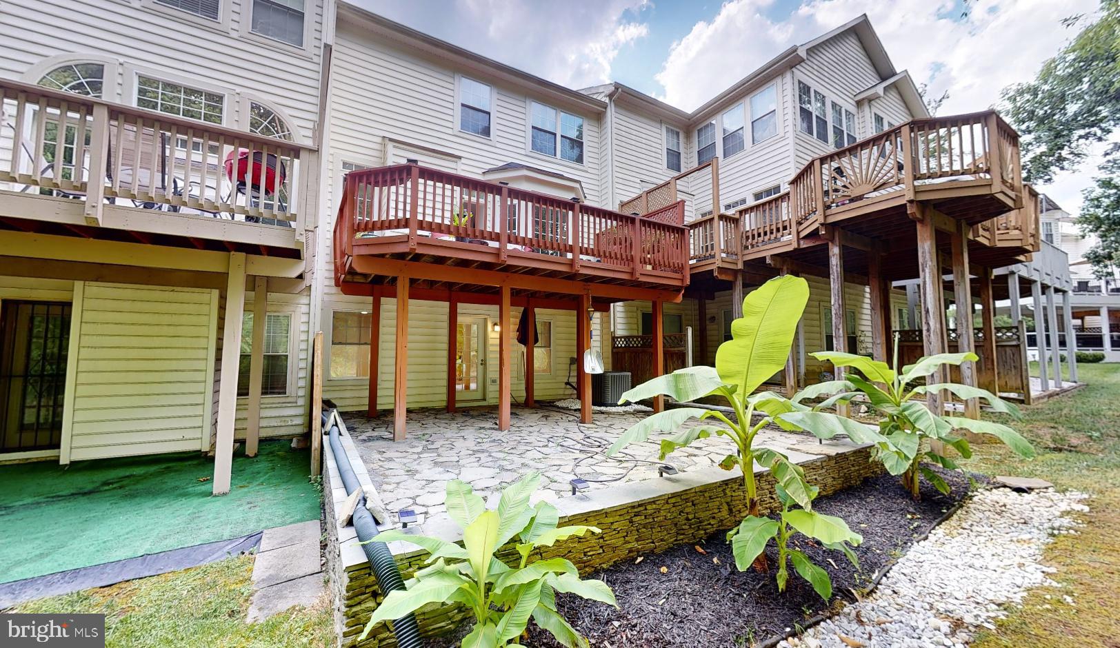 1921 Woodshade Ct