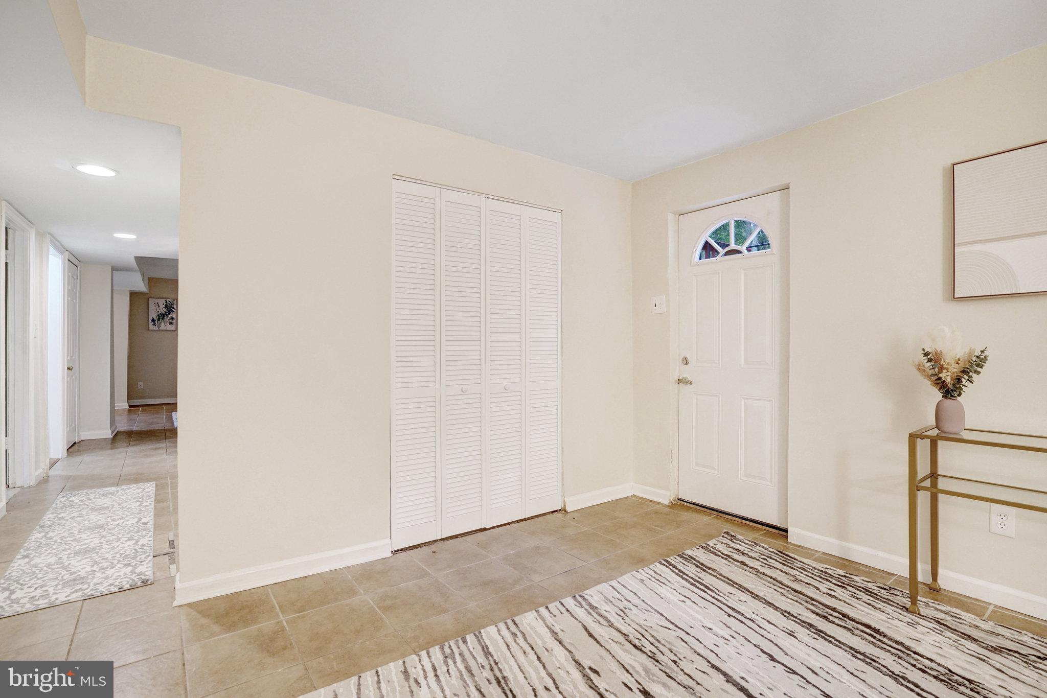 11009 Hidden Creek Ct