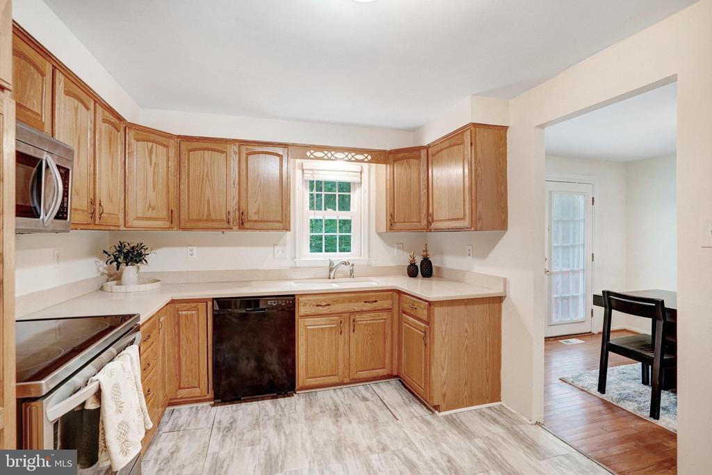 11009 Hidden Creek Ct