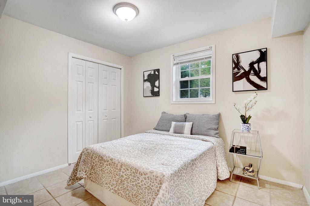 11009 Hidden Creek Ct