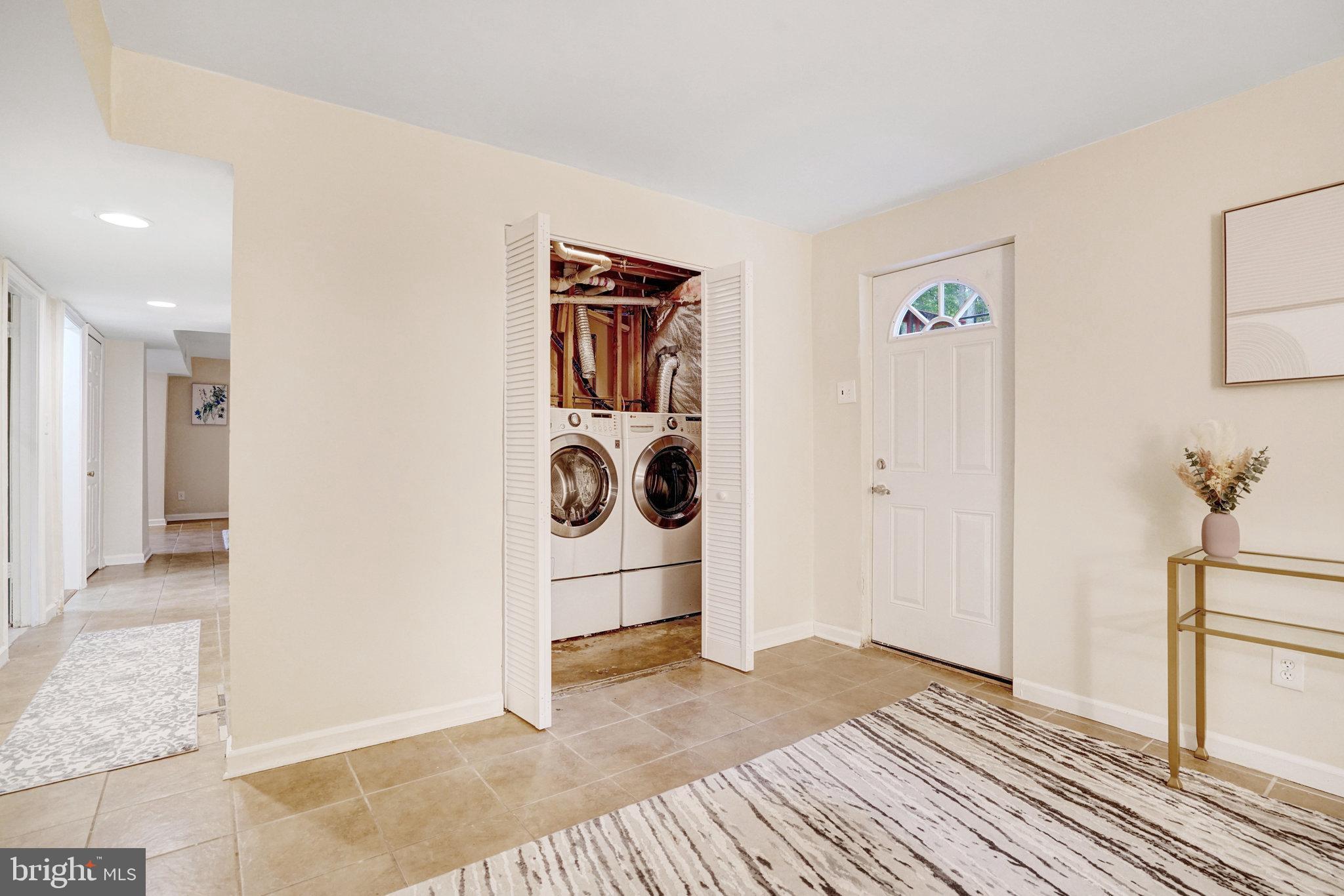 11009 Hidden Creek Ct