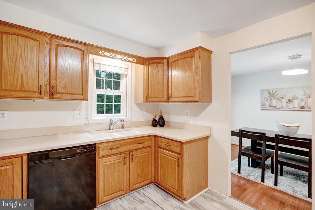 11009 Hidden Creek Ct