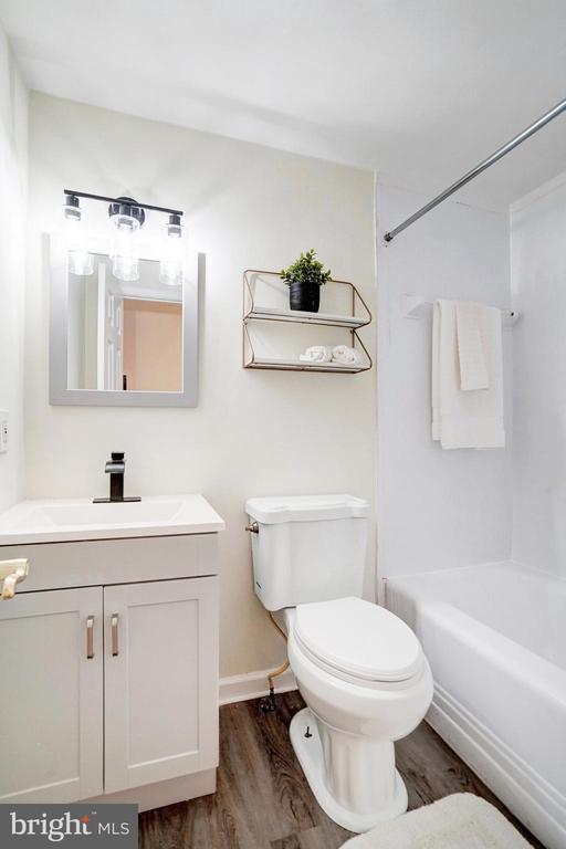 11009 Hidden Creek Ct