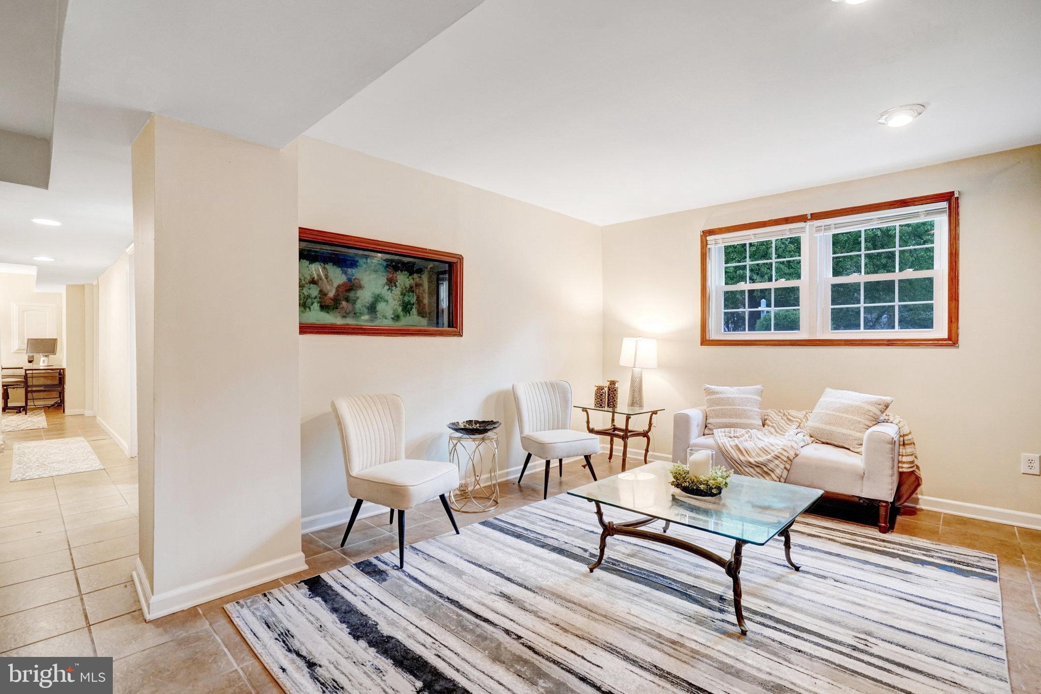 11009 Hidden Creek Ct