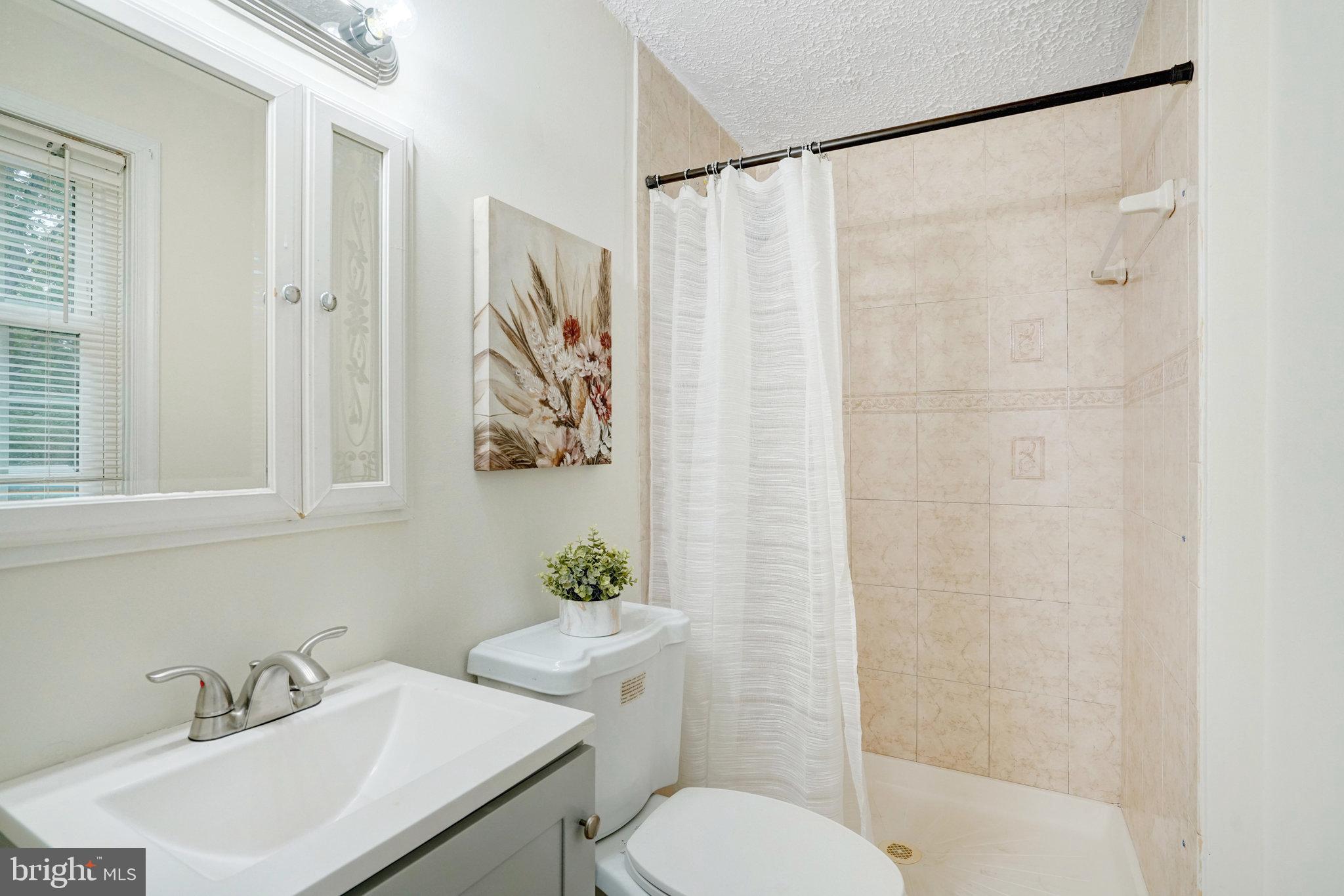11009 Hidden Creek Ct