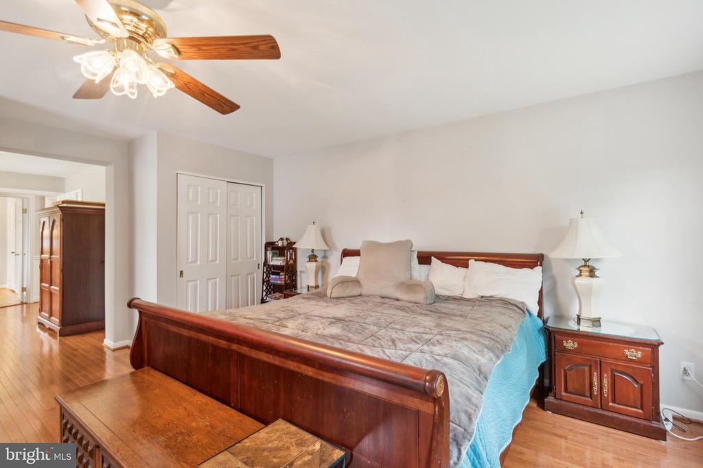 13027 Ingleside Dr