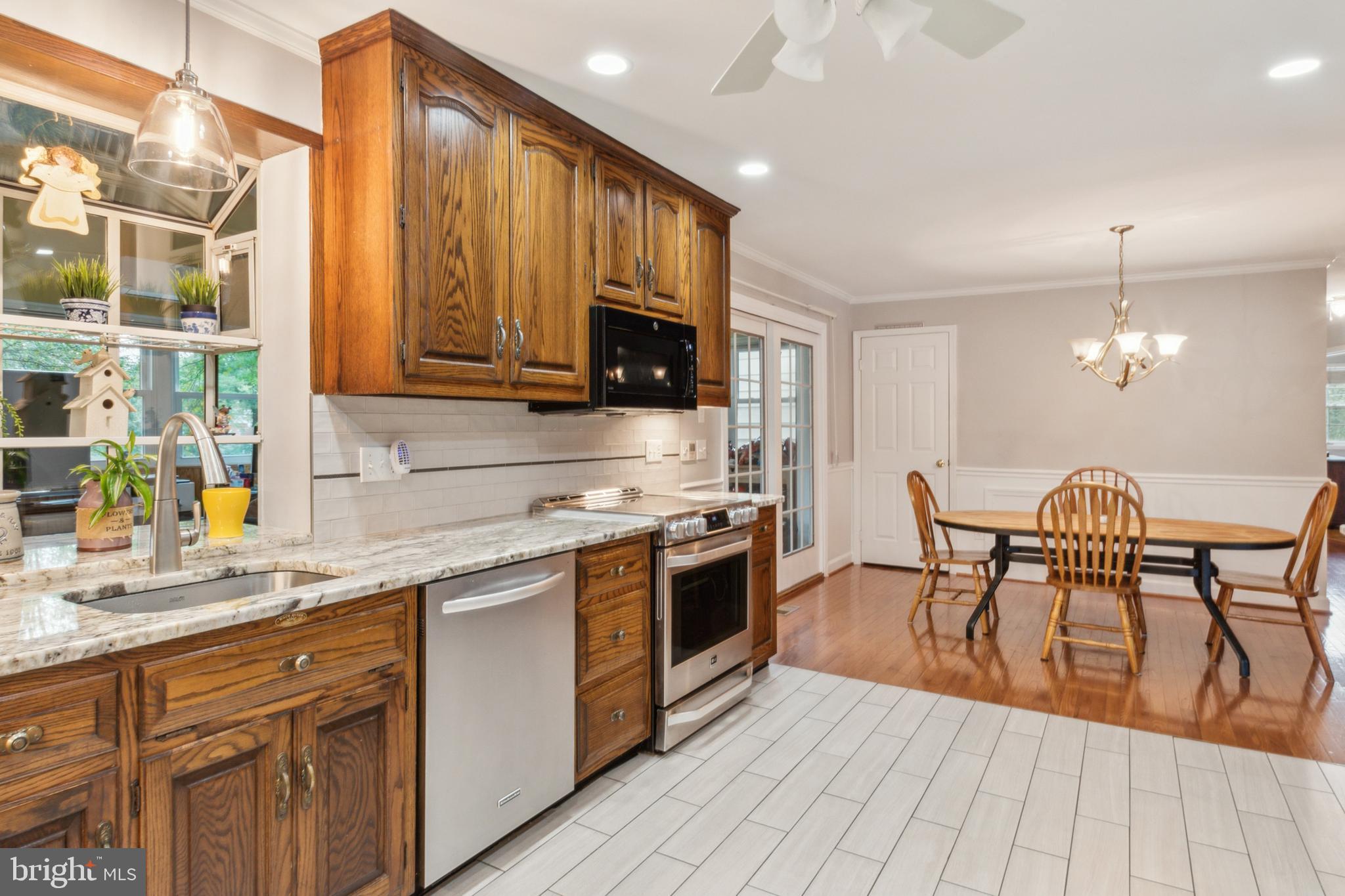 13027 Ingleside Dr