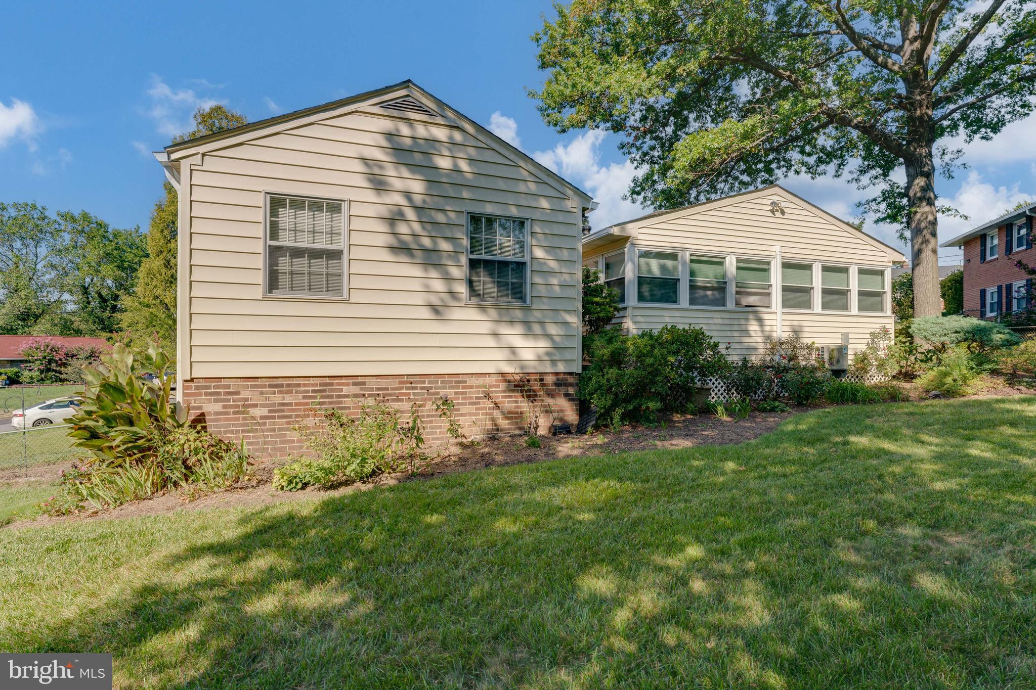 13027 Ingleside Dr
