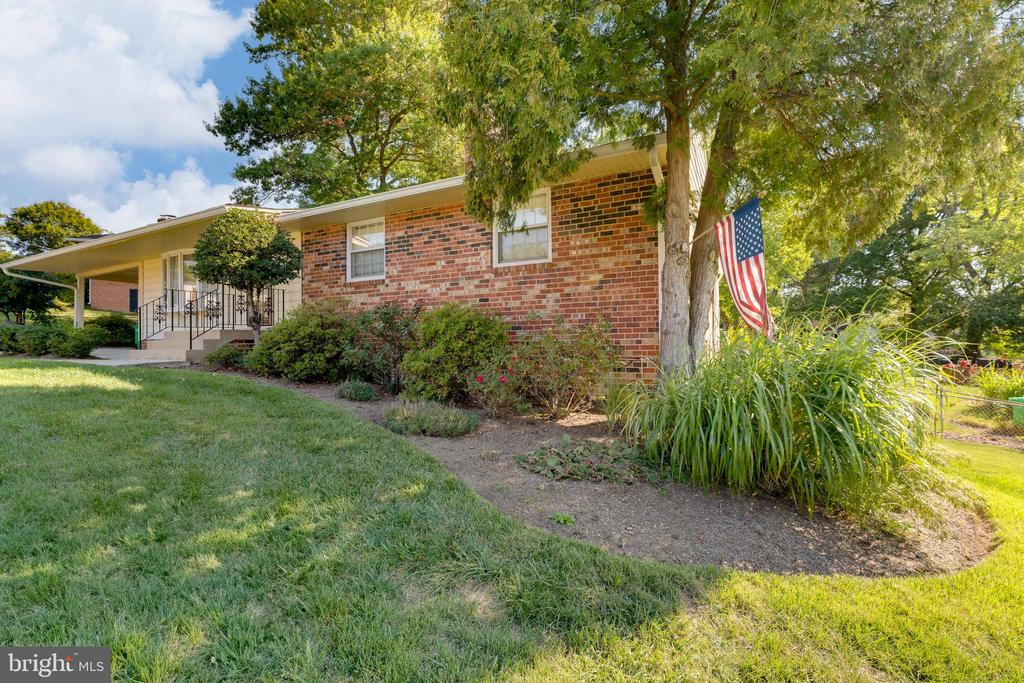 13027 Ingleside Dr