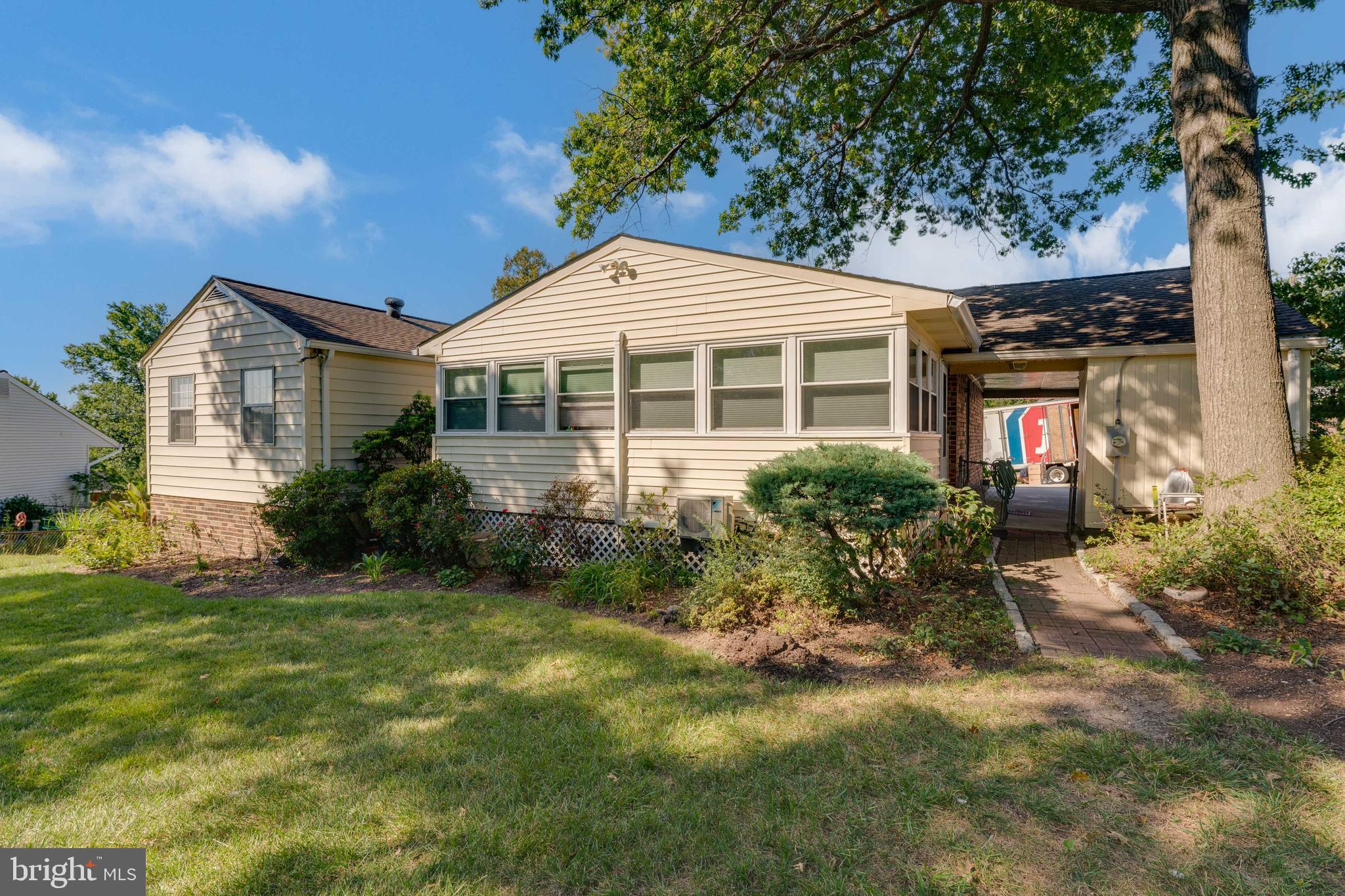 13027 Ingleside Dr
