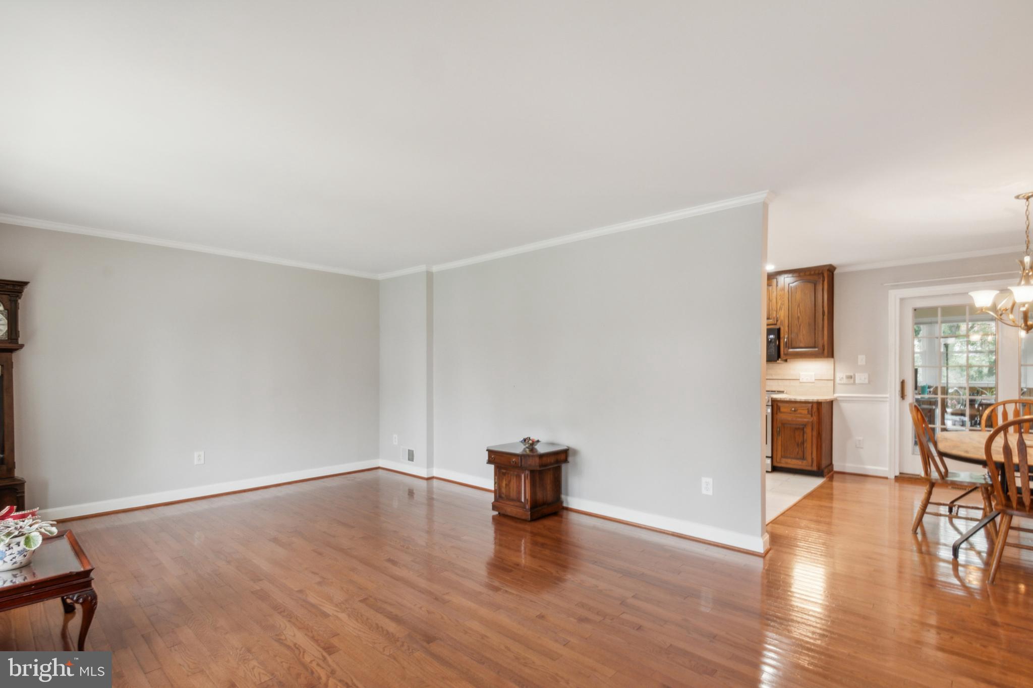 13027 Ingleside Dr