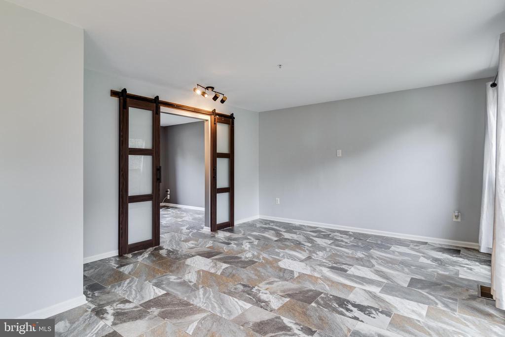 8707 FRAN DEL DRIVE