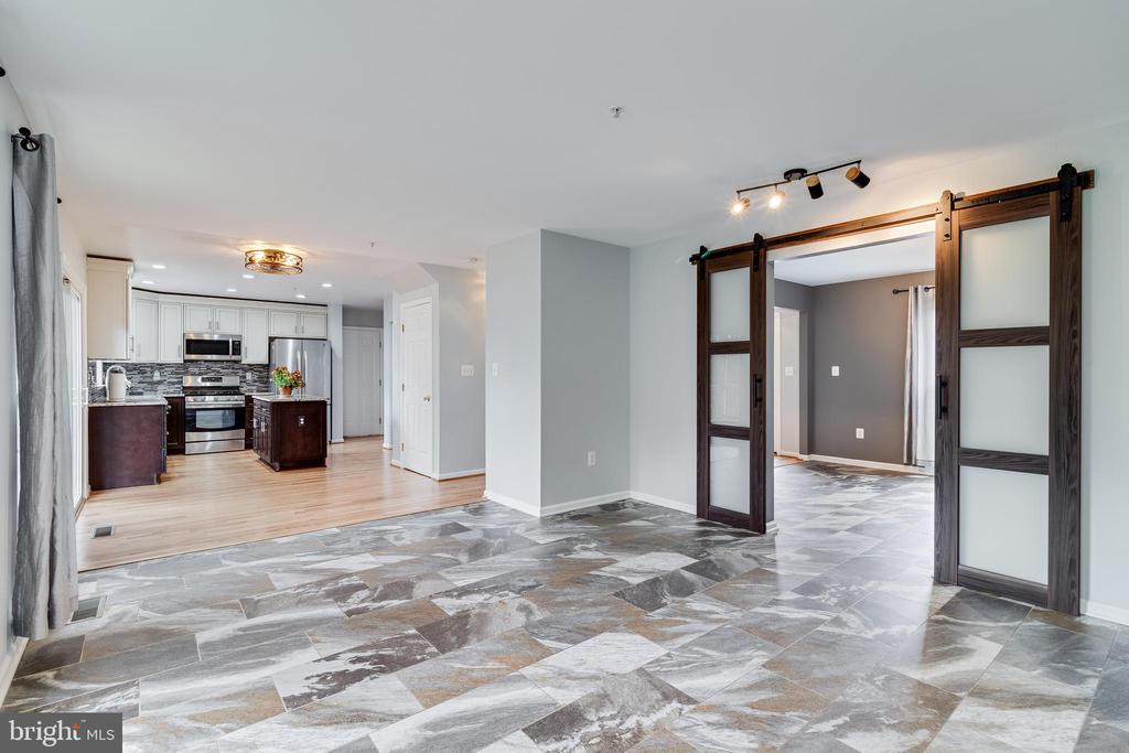 8707 FRAN DEL DRIVE