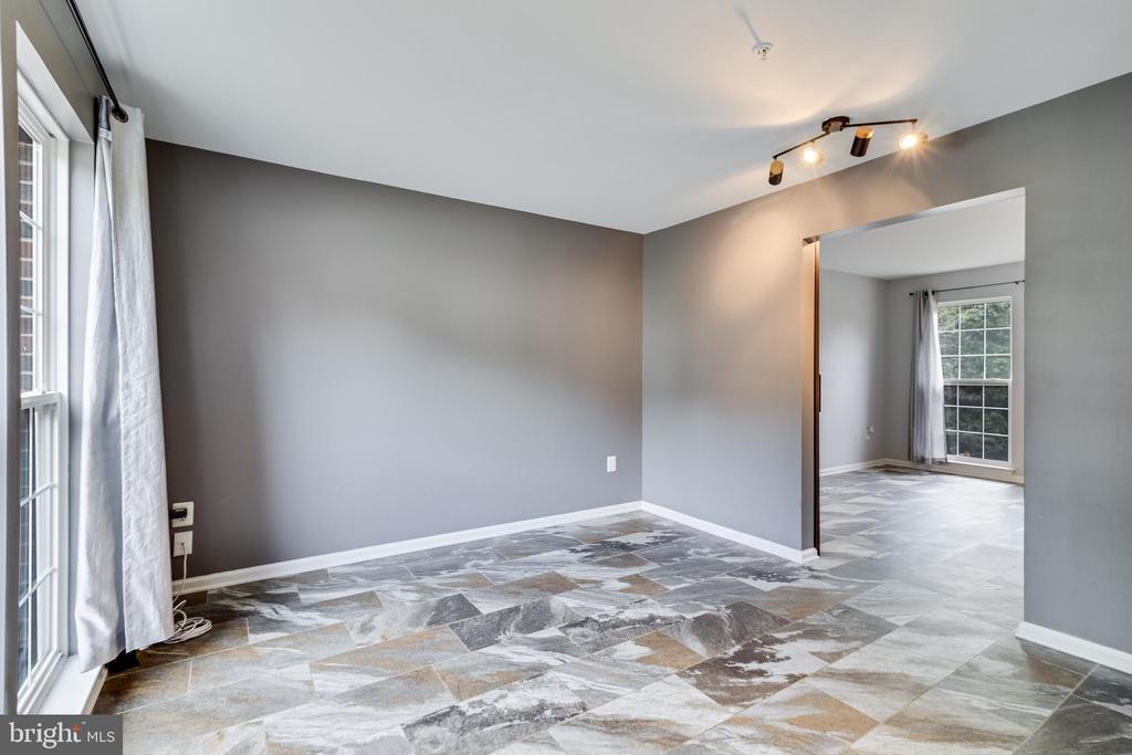 8707 FRAN DEL DRIVE
