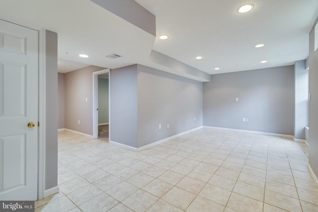 8707 FRAN DEL DRIVE