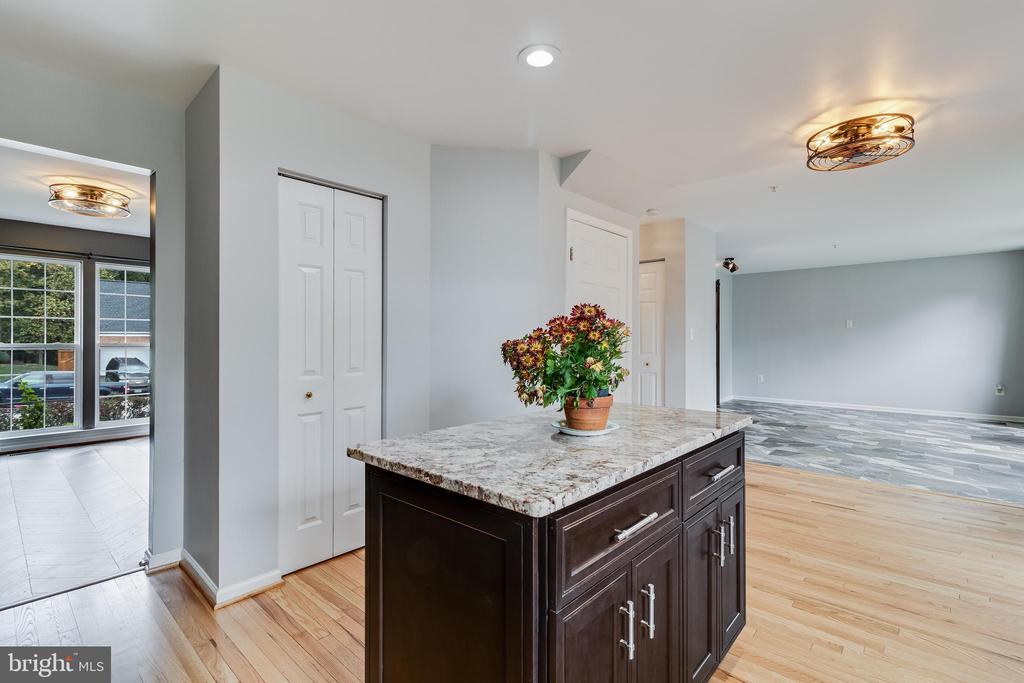 8707 FRAN DEL DRIVE